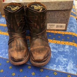 Freebird Sammi boots size 8